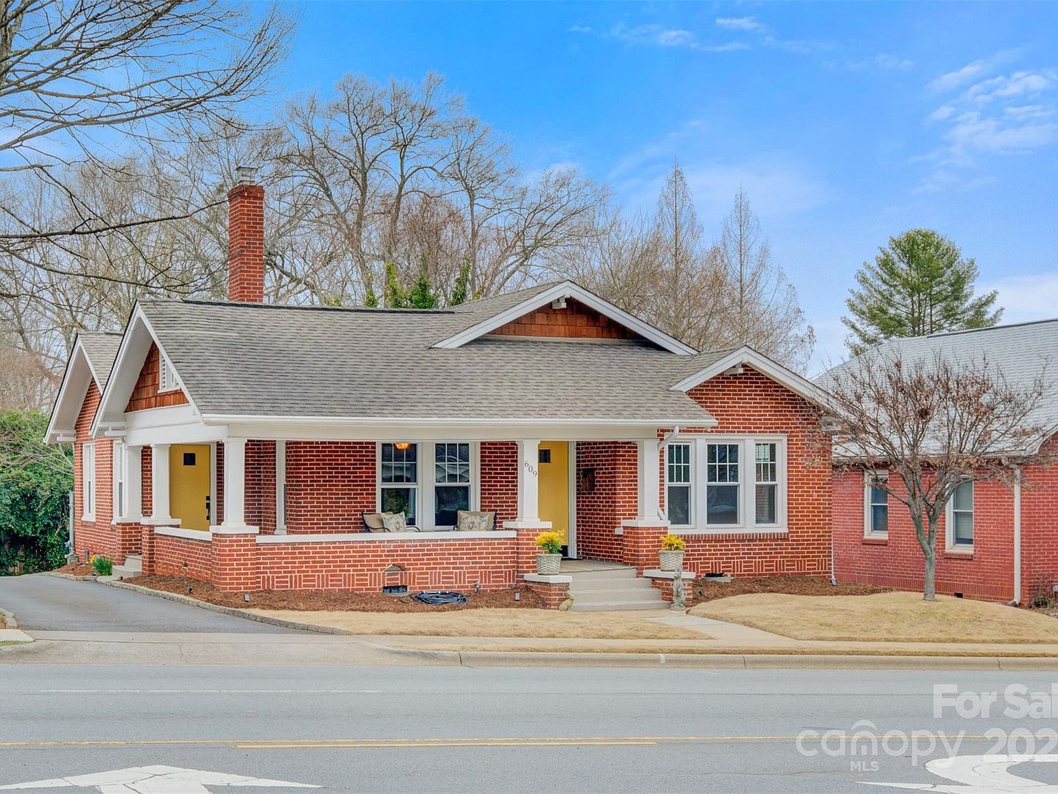 609 2nd St NE Hickory, NC 28601 - Thumbnail 3