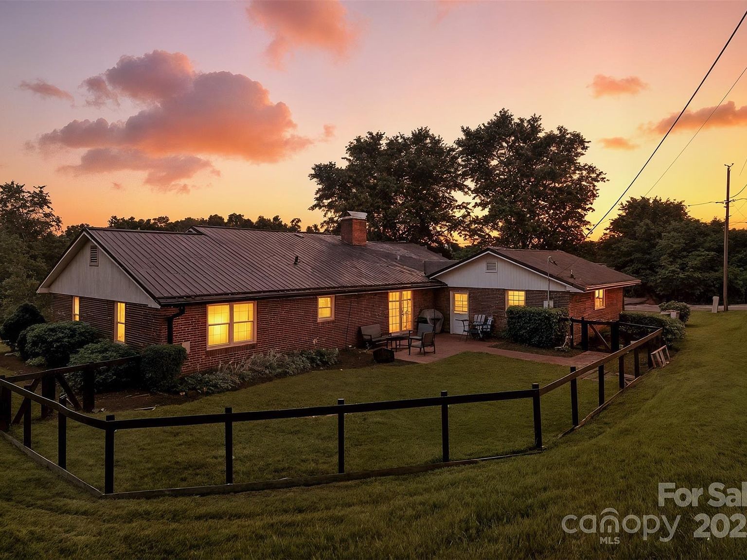 601 Pennell St NE Lenoir, NC 28645 - Thumbnail 3