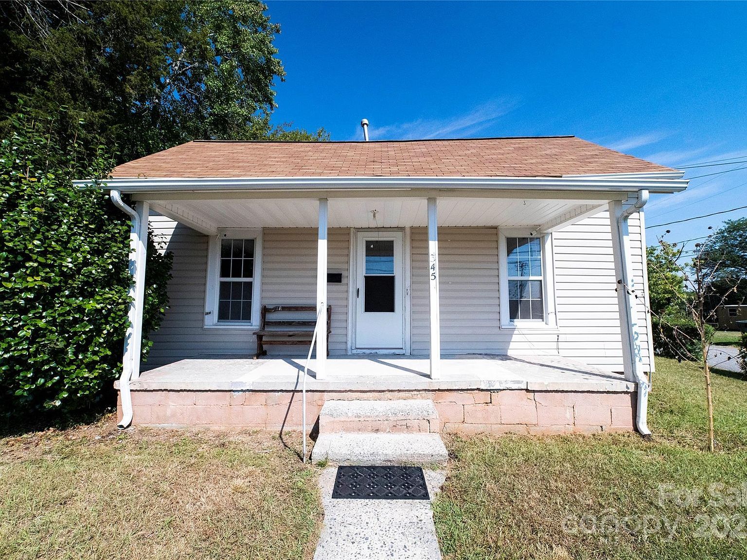 345 14th Ave NE Hickory, NC 28601 - Thumbnail 3