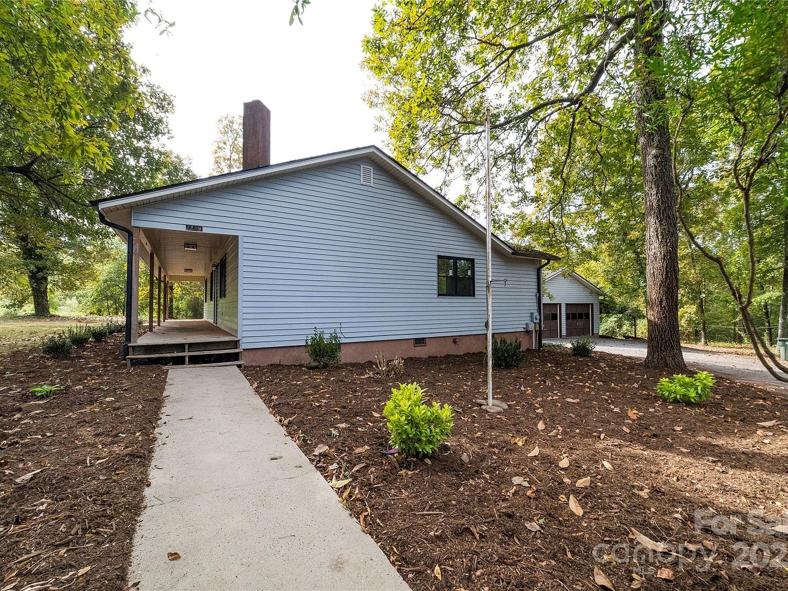 1210 29th Avenue Dr NE Hickory, NC 28601 - Thumbnail 3