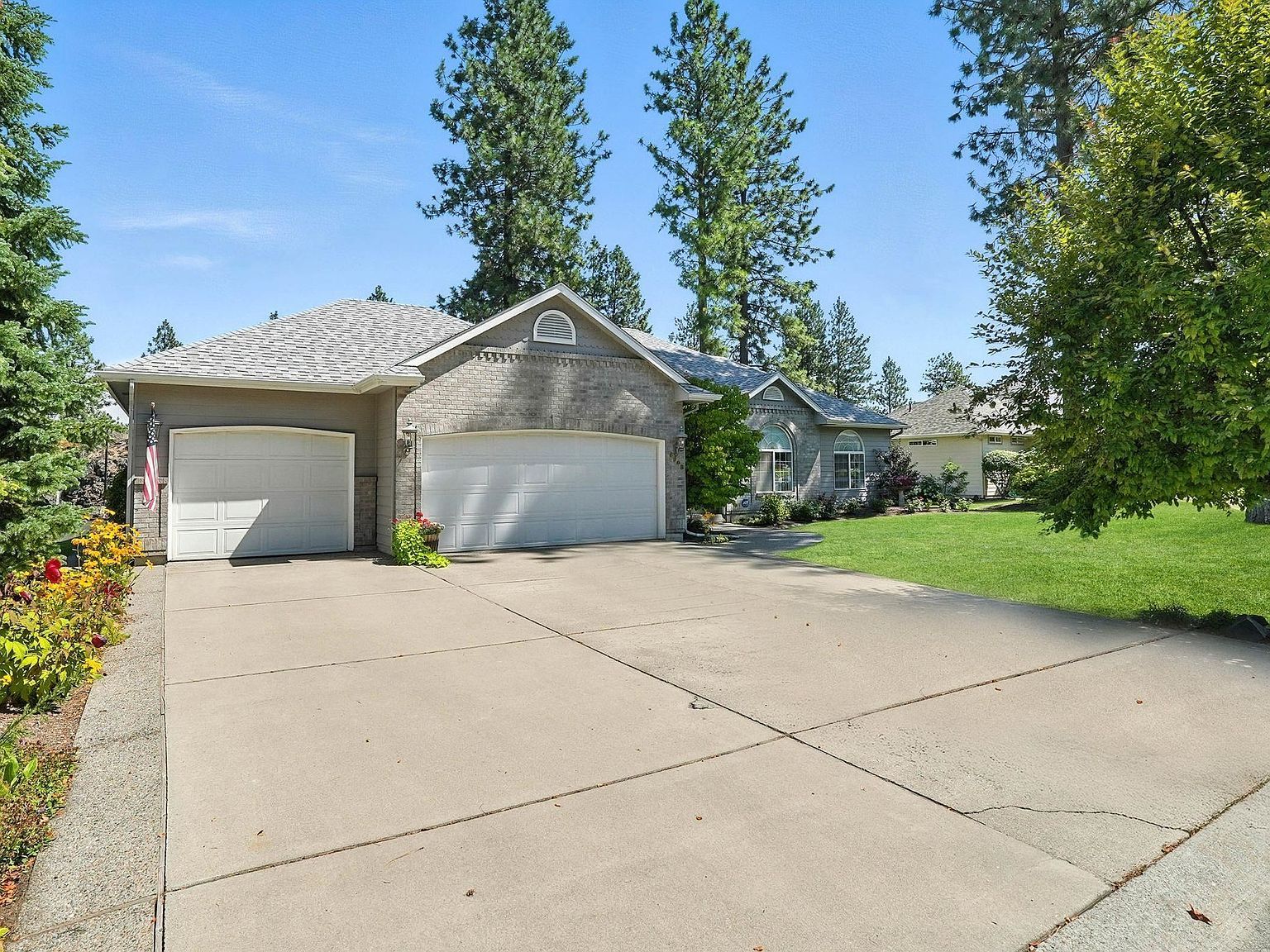 6908 N East Bluff Ct Spokane, WA 99208 - Thumbnail 3