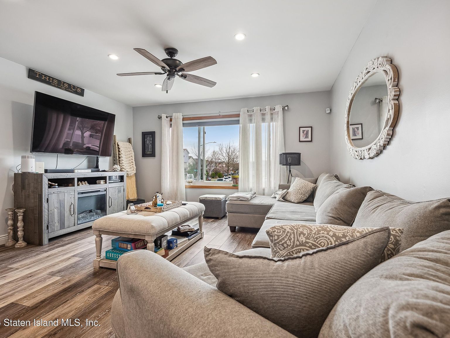 151 Amity Pl Staten Island, NY 10303 - Thumbnail 3