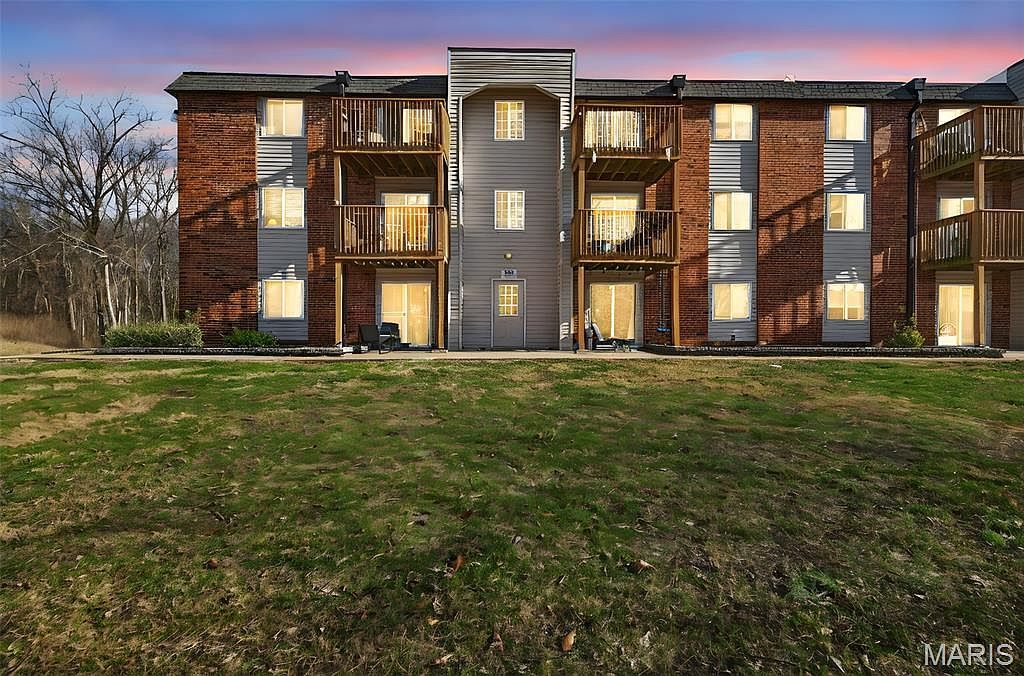 2844 Blackforest Dr APT C Saint Louis, MO 63129 - Thumbnail 3