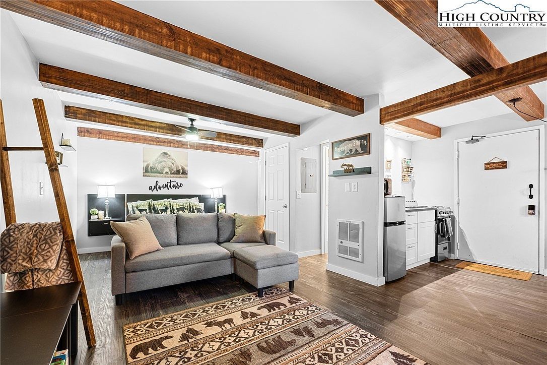 102 Hemlock Hl UNIT C Banner Elk, NC 28604 - Thumbnail 3