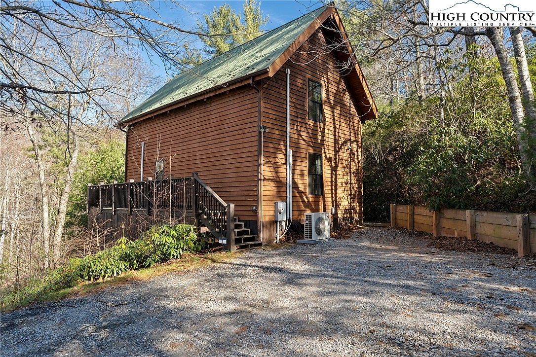 100 Bear Den Mountain View Dr Spruce Pine, NC 28777 - Thumbnail 3
