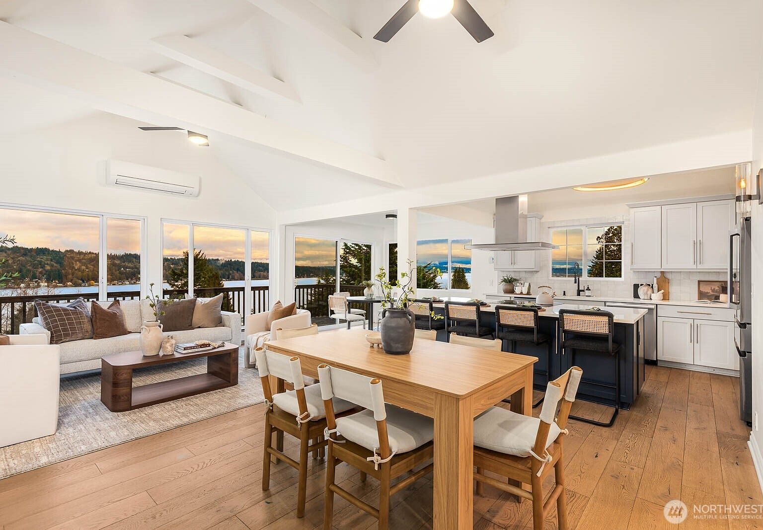 11753 Lakeside Ave NE Seattle, WA 98125 - Thumbnail 3