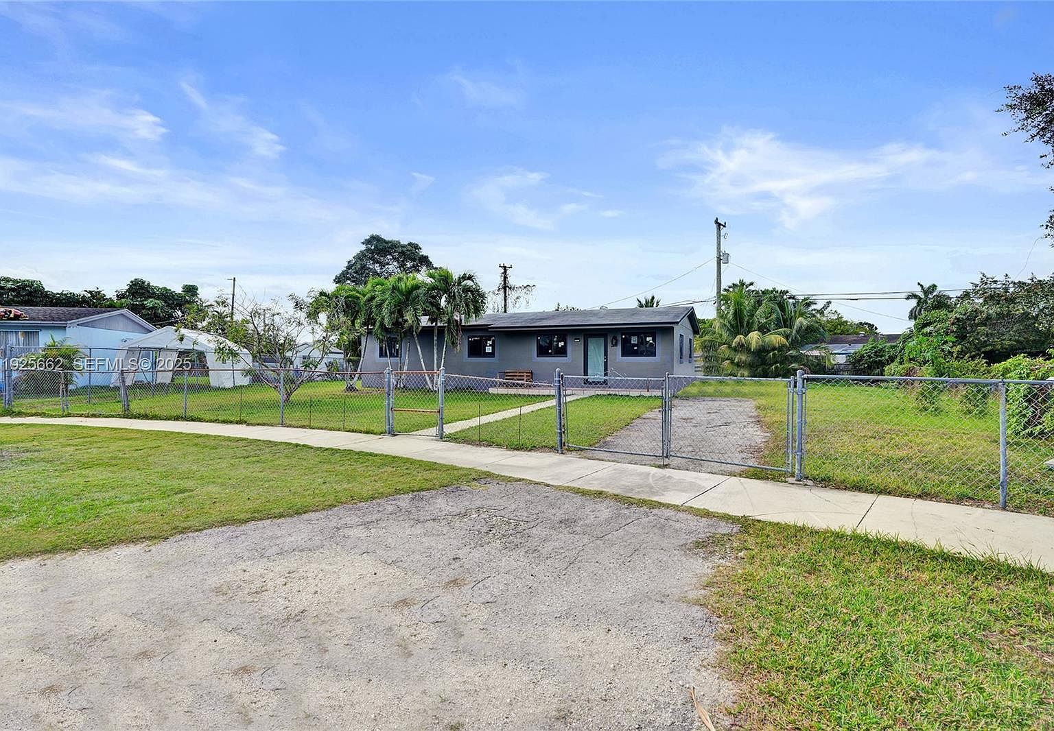 28640 SW 146th Ave Homestead, FL 33033 - Thumbnail 3