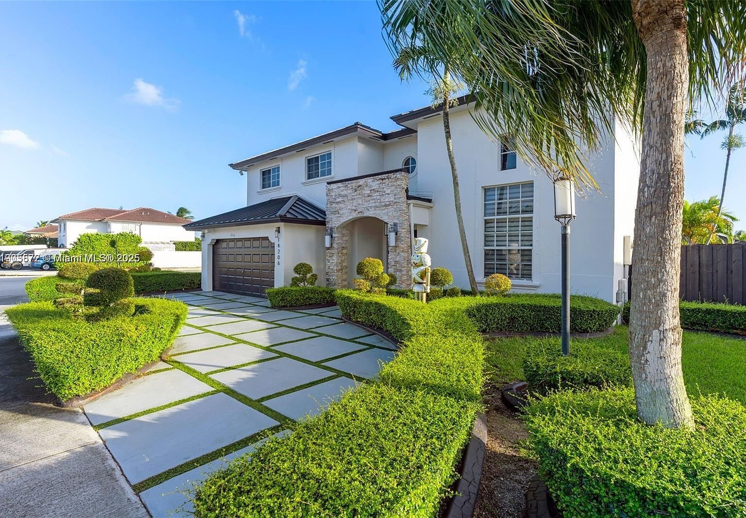 14206 SW 164th Ter Miami, FL 33177 - Thumbnail 3