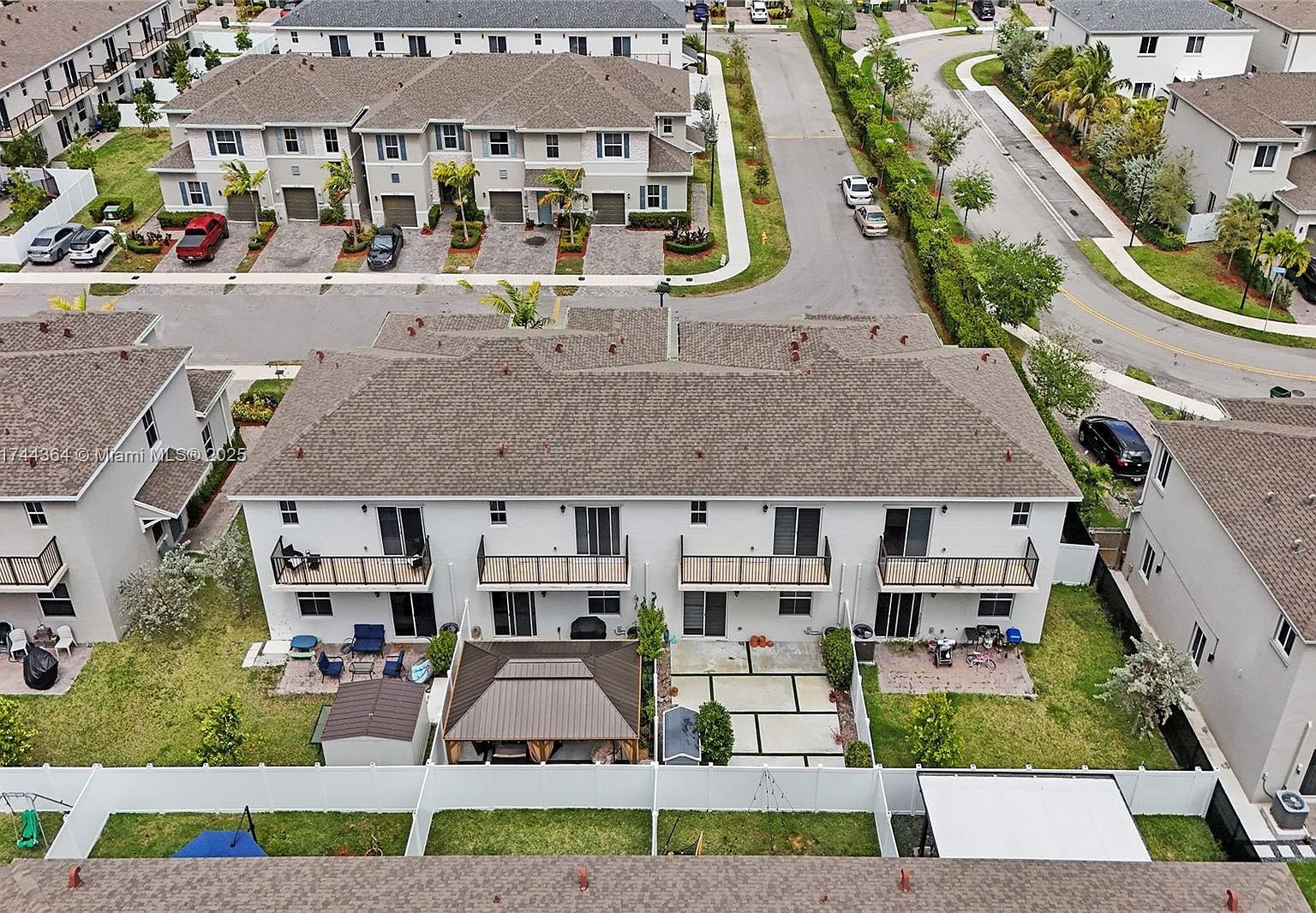 838 SE 17th St Homestead, FL 33034 - Thumbnail 3