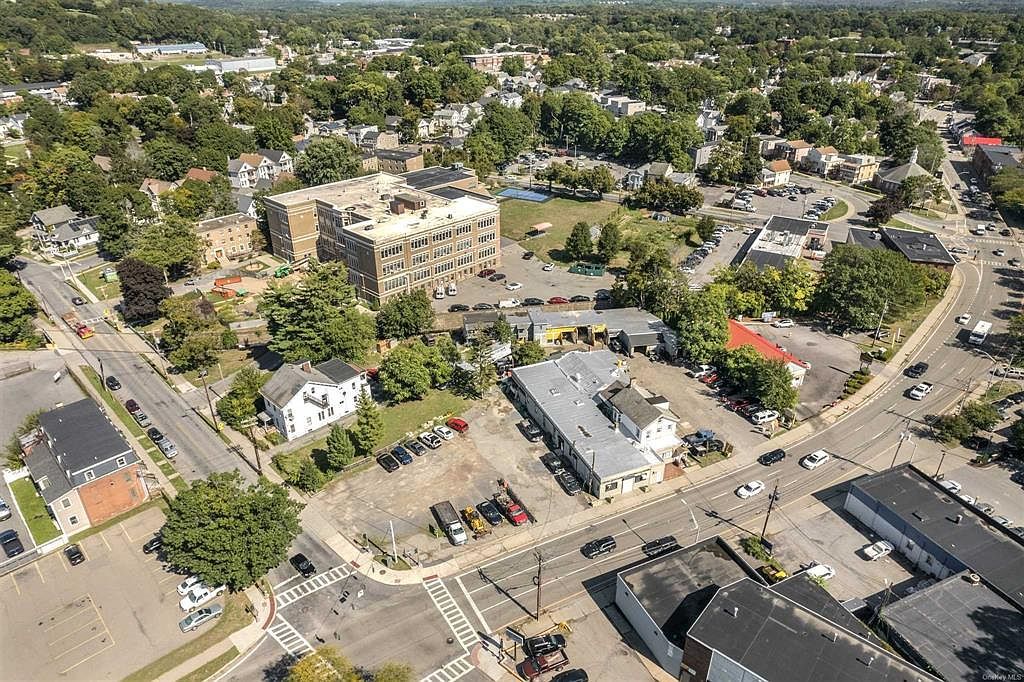 359 Mill St Poughkeepsie, NY 12601 - Thumbnail 3