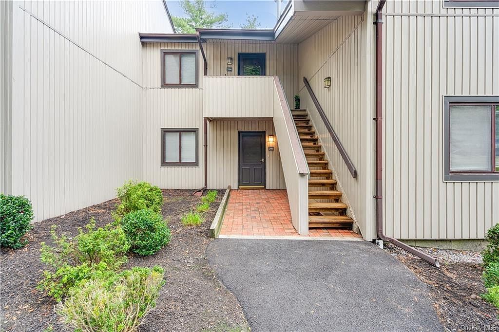 2903 Fox Ln Poughkeepsie, NY 12603 - Thumbnail 3