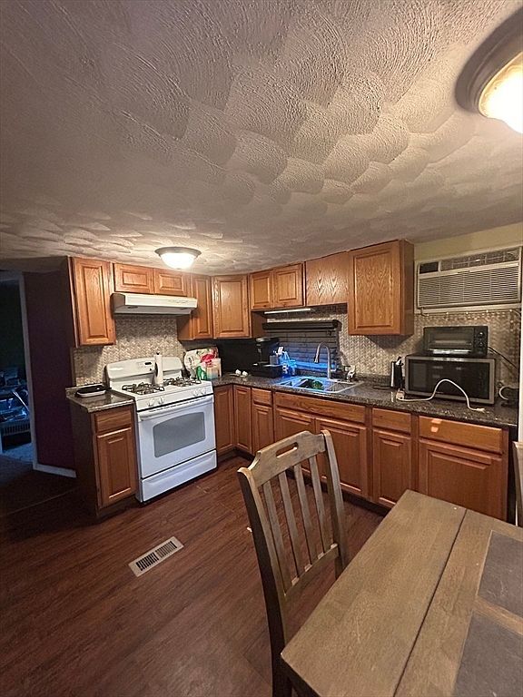 189 Lakeview St North Billerica, MA 01862 - Thumbnail 3