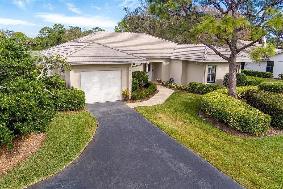 2102 NW Greenbriar Ln Palm City, FL 34990 - Thumbnail 3