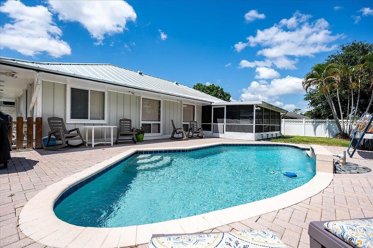 132 Viscaya Ave Royal Palm Beach, FL 33411 - Thumbnail 3