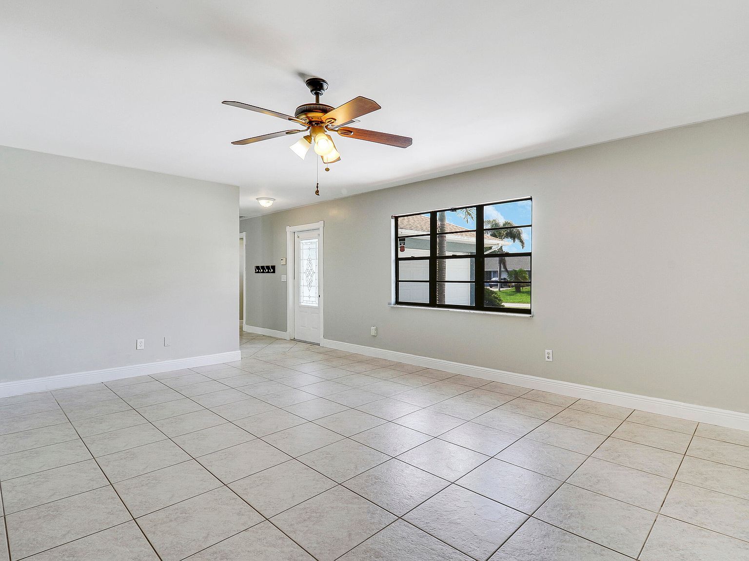 1001 SE Spinnaker Ave Port Saint Lucie, FL 34983 - Thumbnail 3