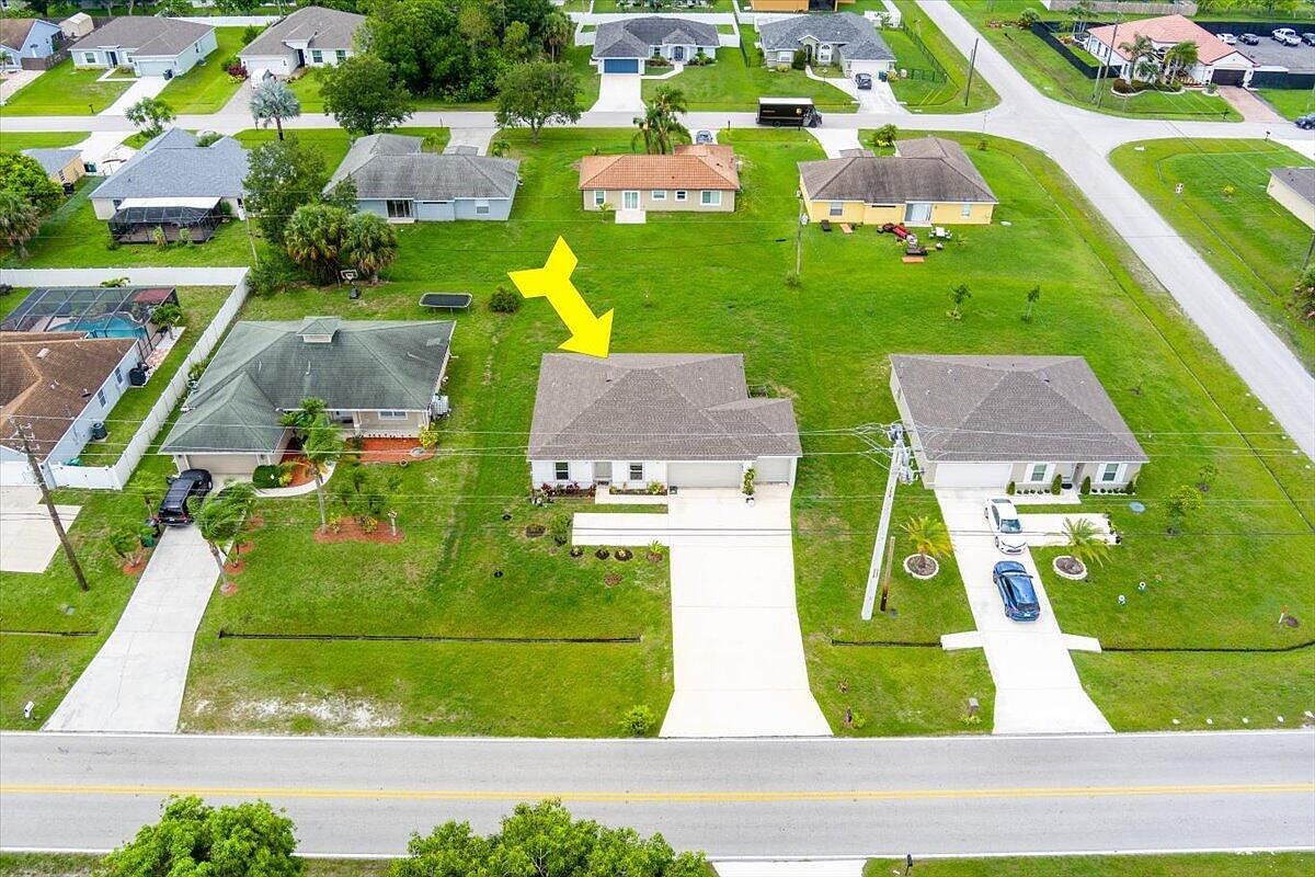 1472 SW California Blvd Port Saint Lucie, FL 34953 - Thumbnail 3