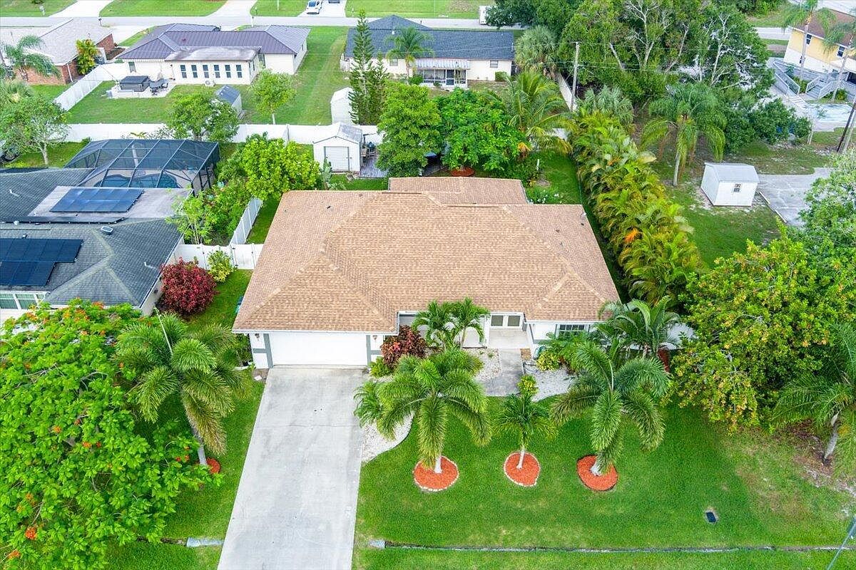 2334 SE Corsica Rd Port Saint Lucie, FL 34952 - Thumbnail 3