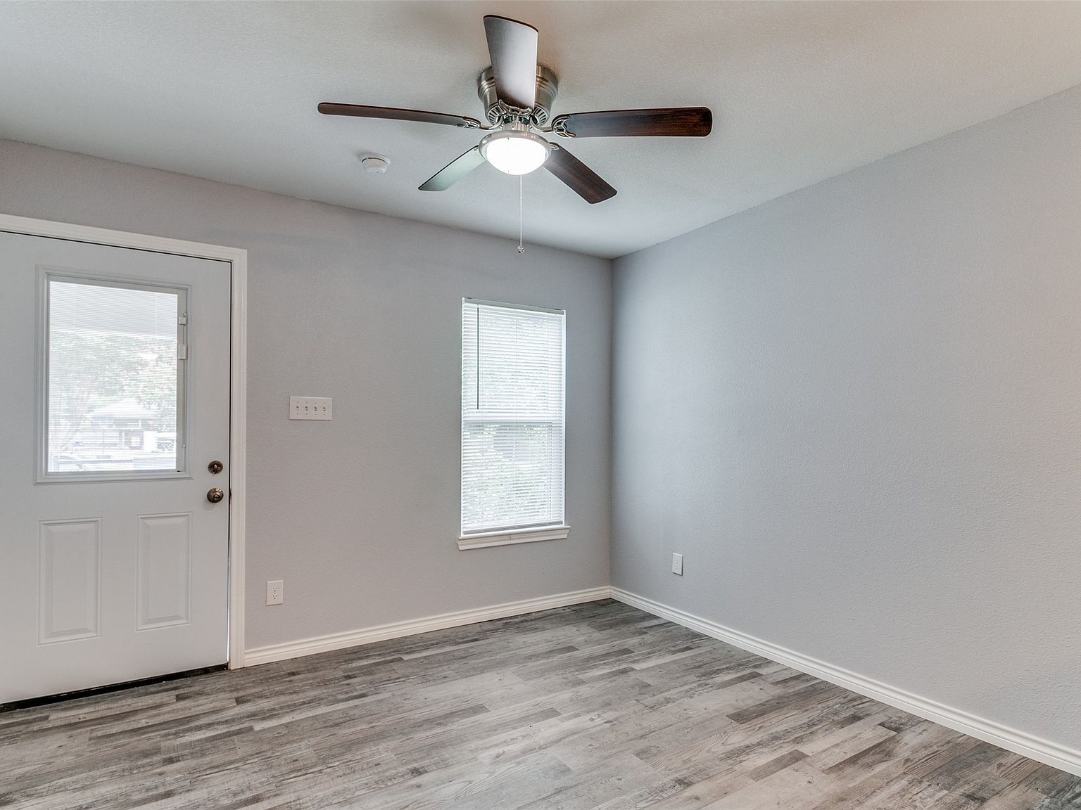 4042 Ladale Dr Dallas, TX 75212 - Thumbnail 3