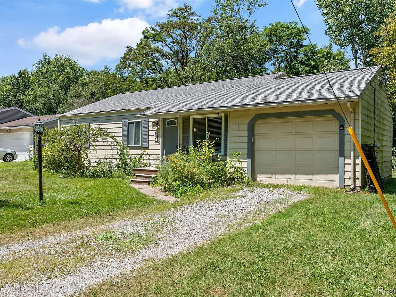 227 W Peterson Dr Brighton, MI 48114 - Thumbnail 3