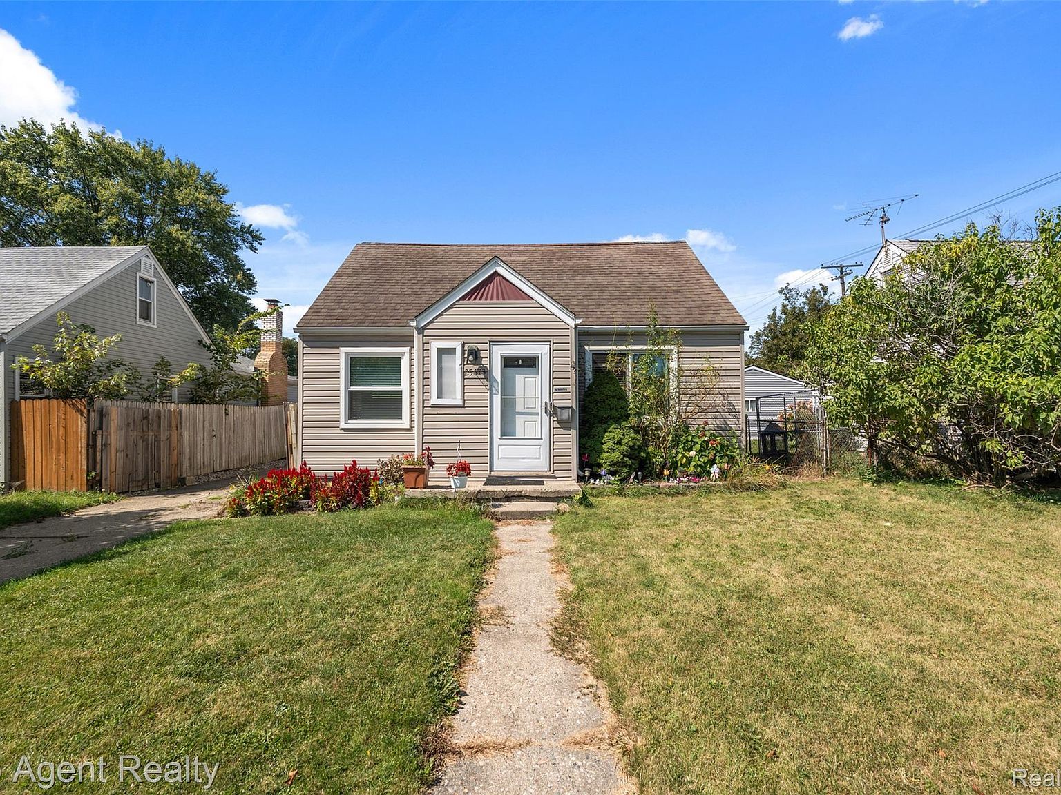 25673 Ford St Roseville, MI 48066 - Thumbnail 3