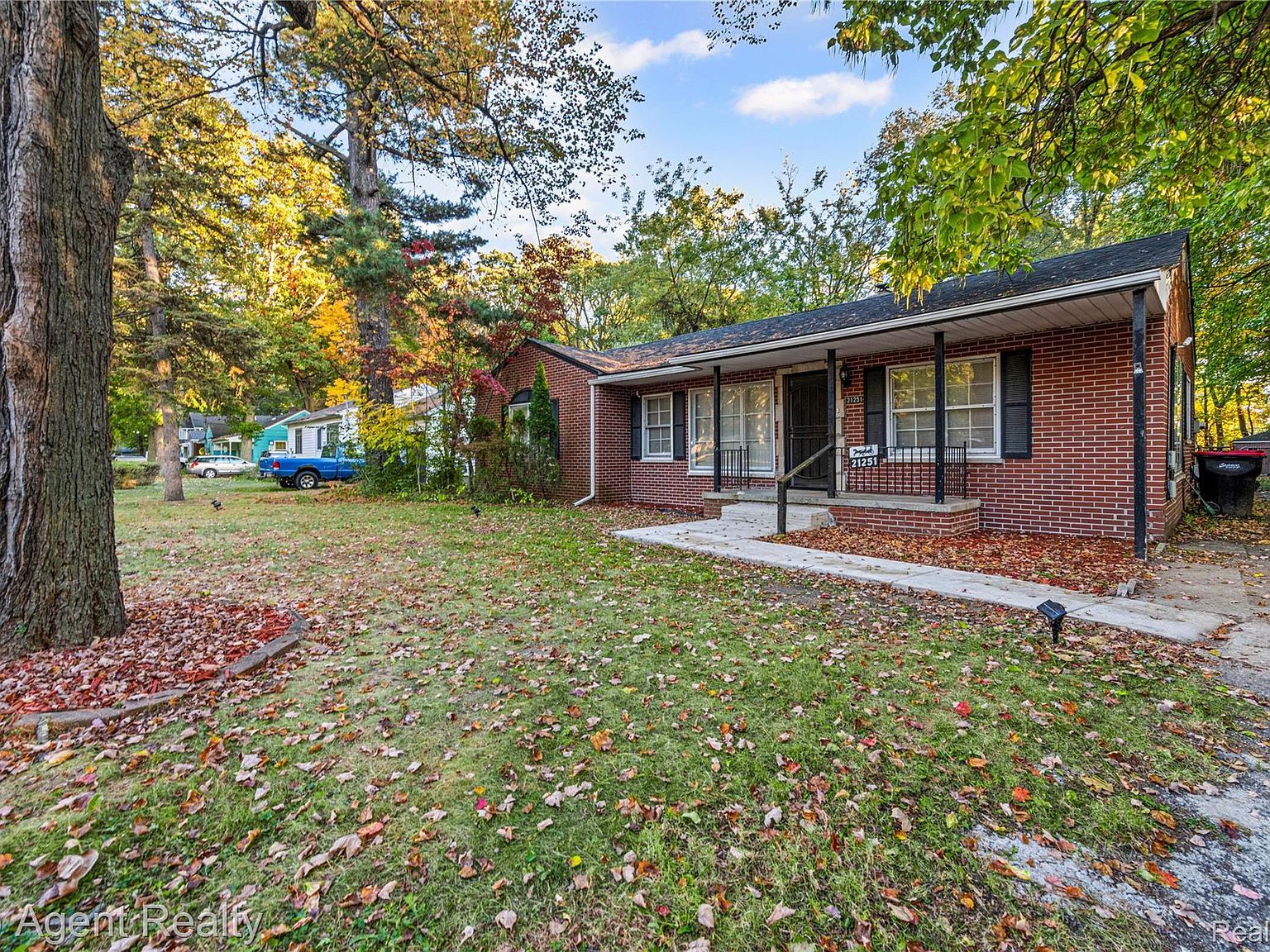 21251 8 1/2 Mile Rd Southfield, MI 48075 - Thumbnail 3