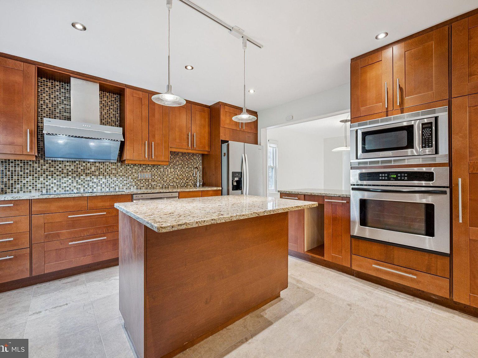 12260 Greenleaf Ave Potomac, MD 20854 - Thumbnail 3