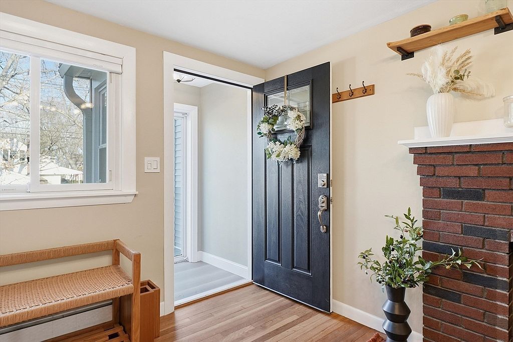 27 Garfield Ave Saugus, MA 01906 - Thumbnail 3