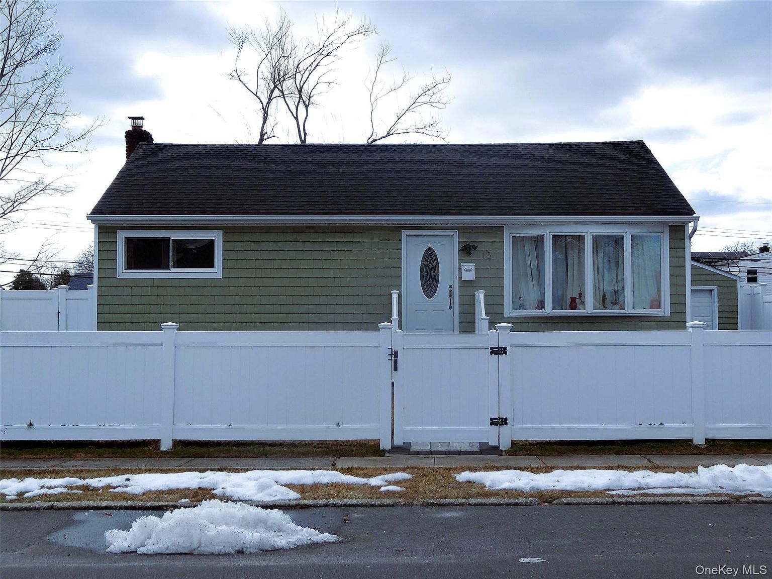 15 Penndale Dr Amityville, NY 11701 - Thumbnail 3