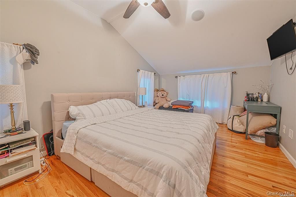 45 Jervis Ave Copiague, NY 11726 - Thumbnail 3