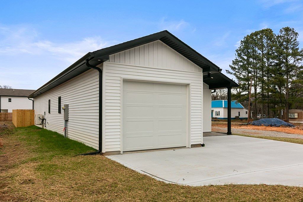 14 Warren St Paris, TN 38242 - Thumbnail 3