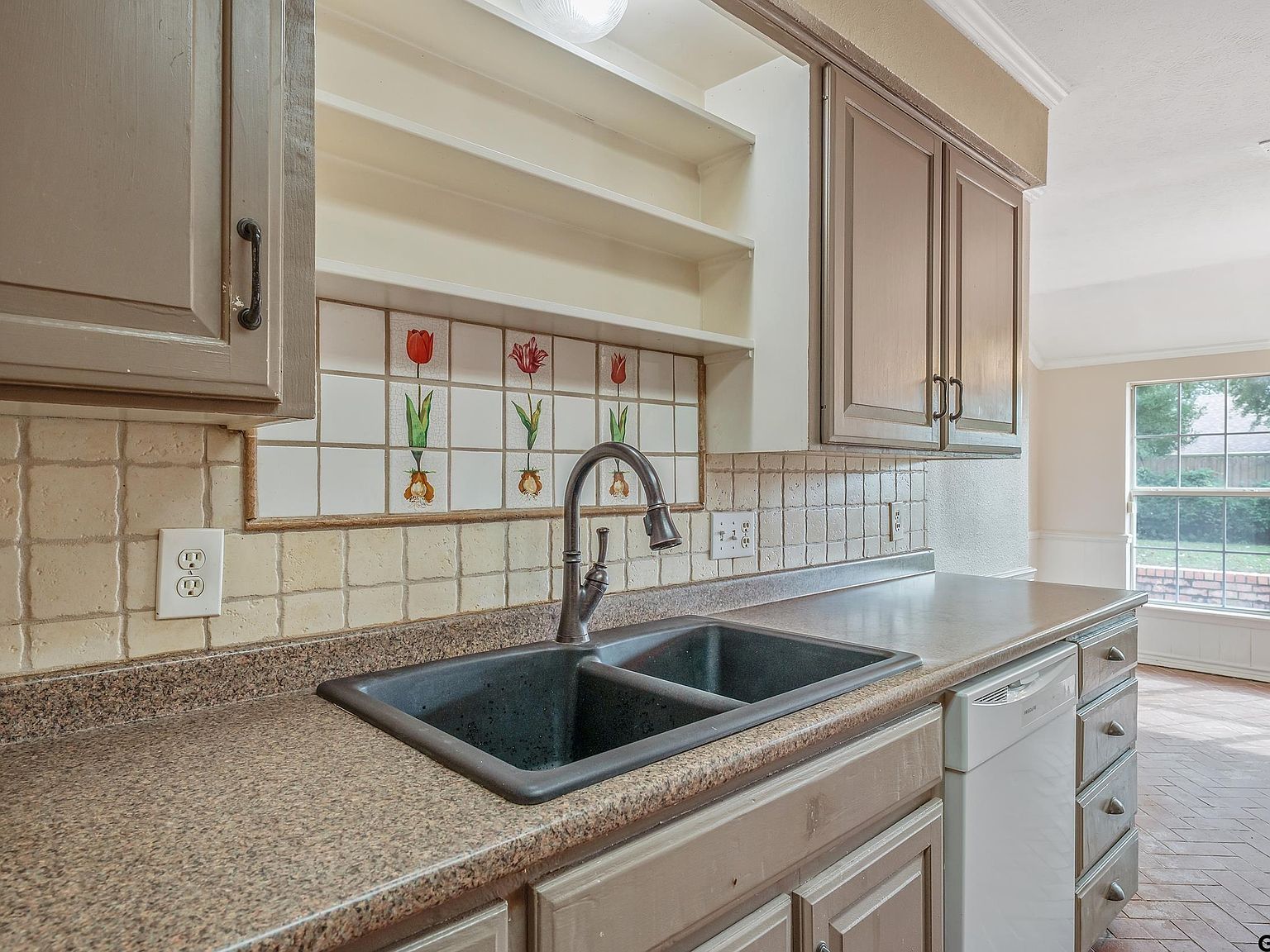 608 Top Hill Dr Tyler, TX 75703 - Thumbnail 3