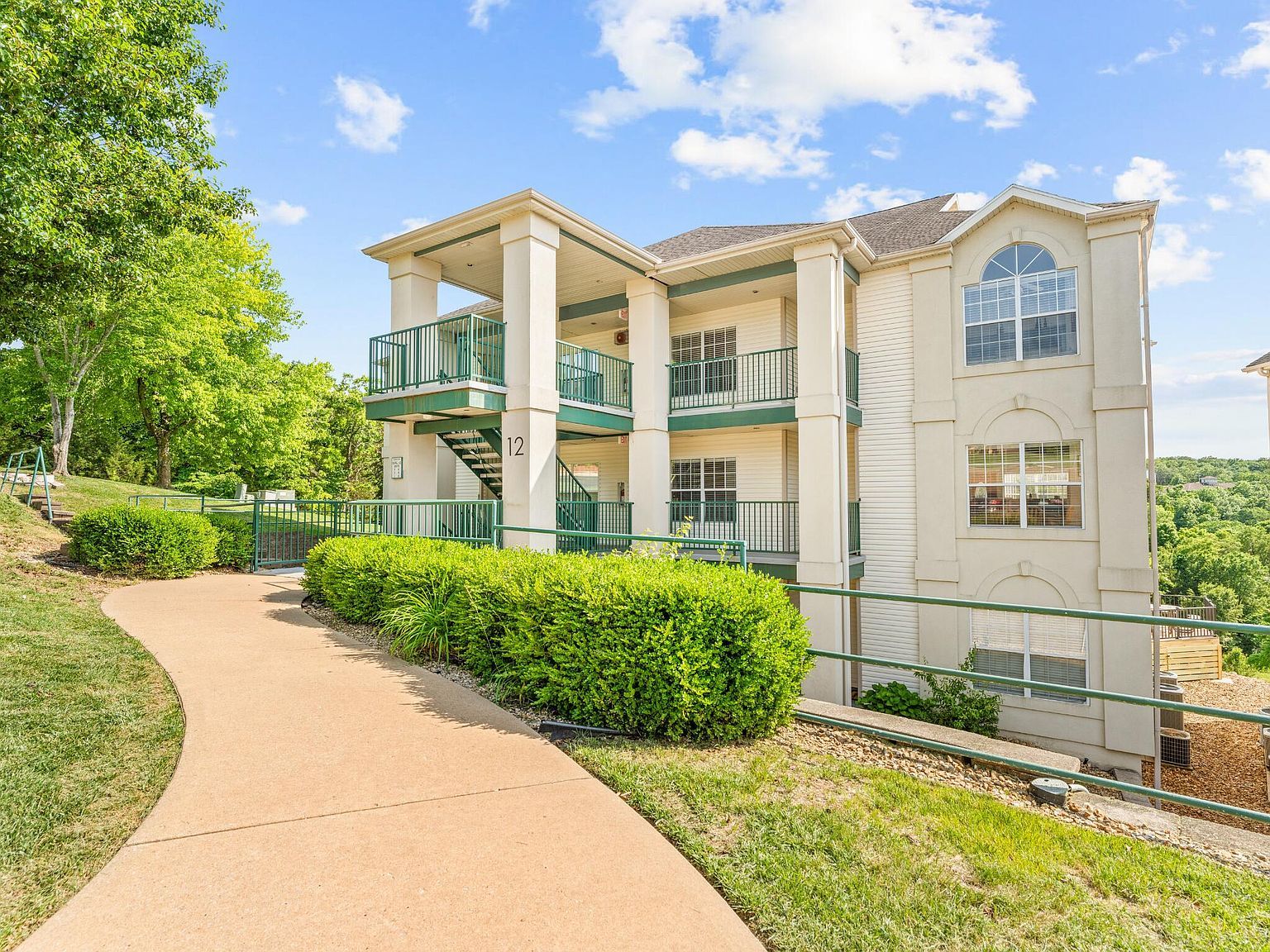 351 S Wildwood Dr BUILDING 5-12 Branson, MO 65616 - Thumbnail 3