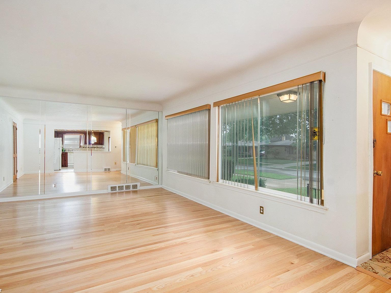 24509 Wood St Saint Clair Shores, MI 48080 - Thumbnail 3