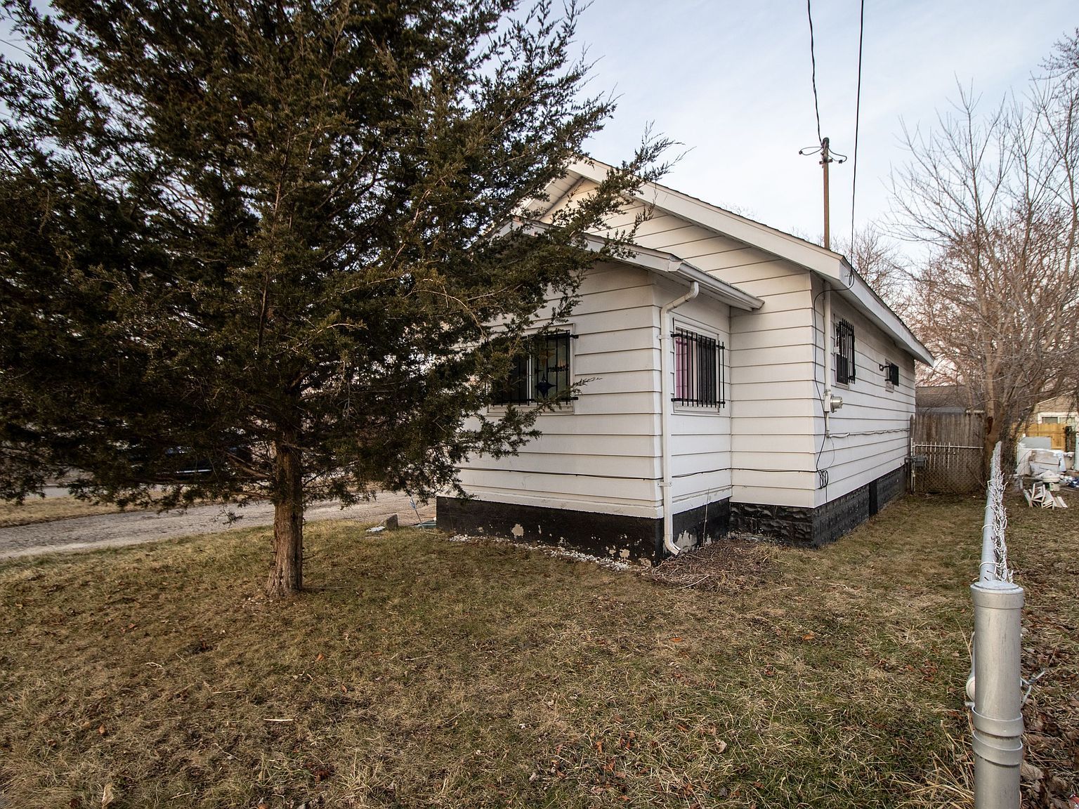 996 Barney Ave Flint, MI 48503 - Thumbnail 3