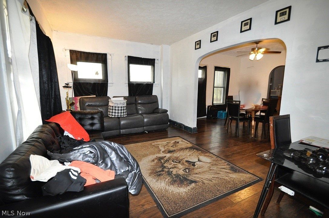 4071 E 104th St Cleveland, OH 44105 - Thumbnail 3