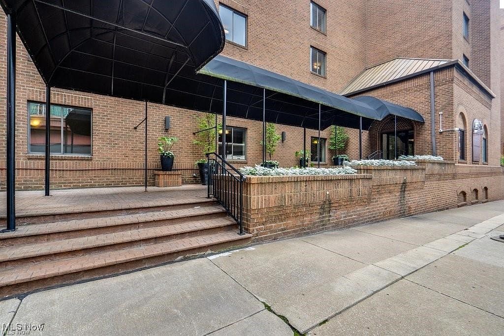 1444 W 10th St APT 606 Cleveland, OH 44113 - Thumbnail 3