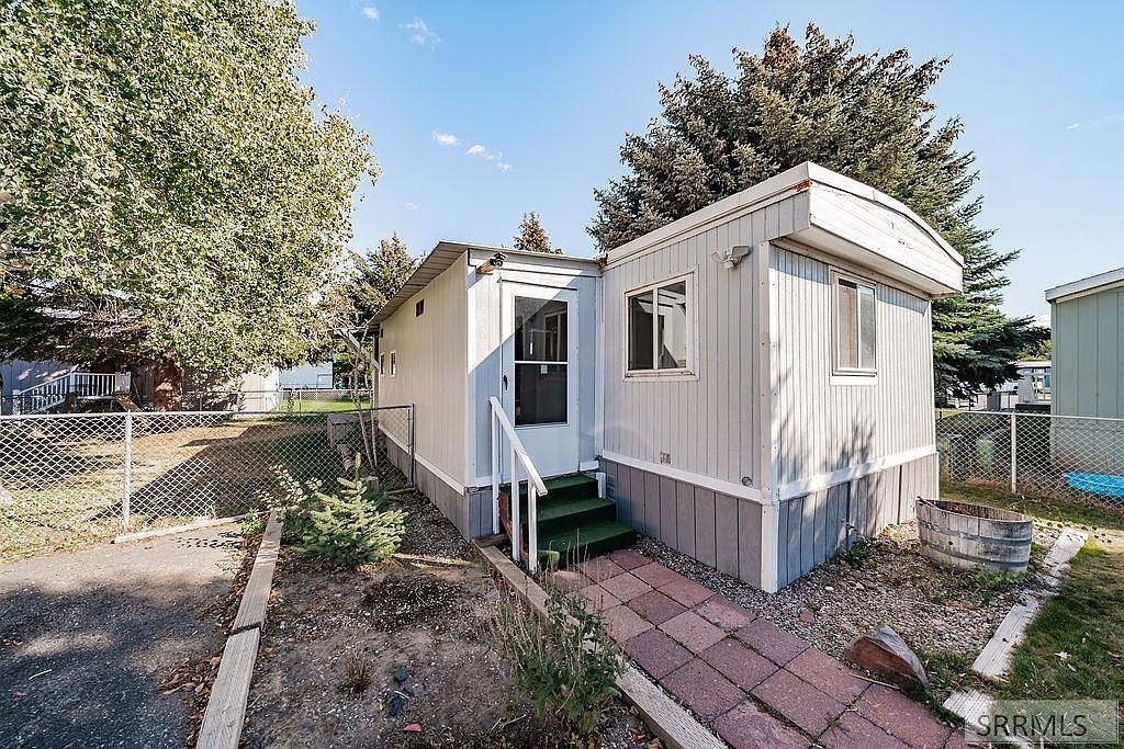 2254 N Pinewood Dr Idaho Falls, ID 83401 - Thumbnail 3