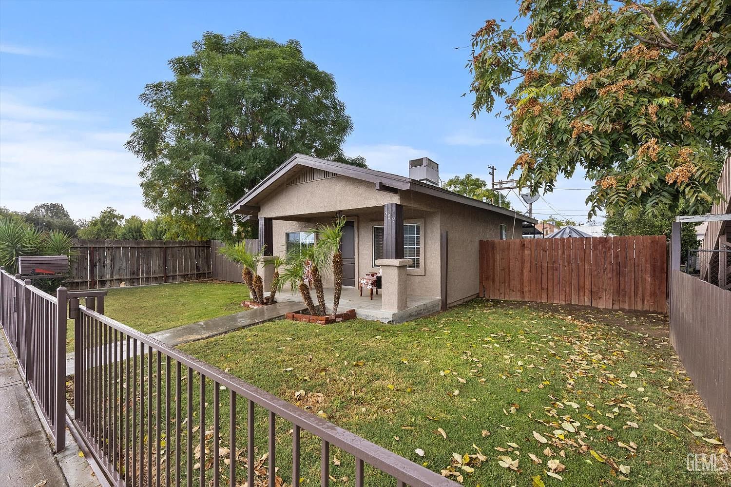 209 Pacific Ave Shafter, CA 93263 - Thumbnail 3