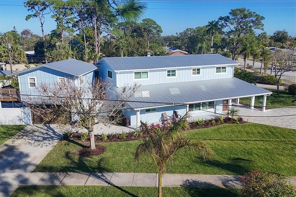 842 Nokomis Ave S Venice, FL 34285 - Thumbnail 3