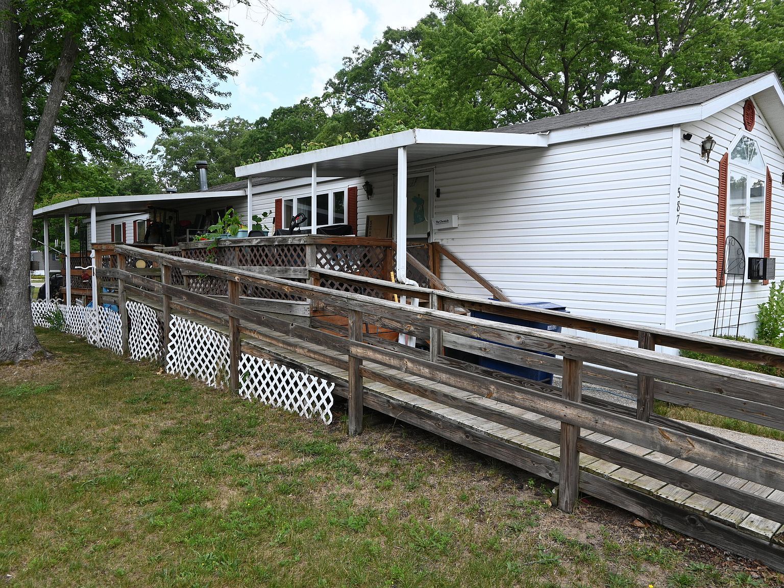 587 S Harvest Ln Muskegon, MI 49442 | New build