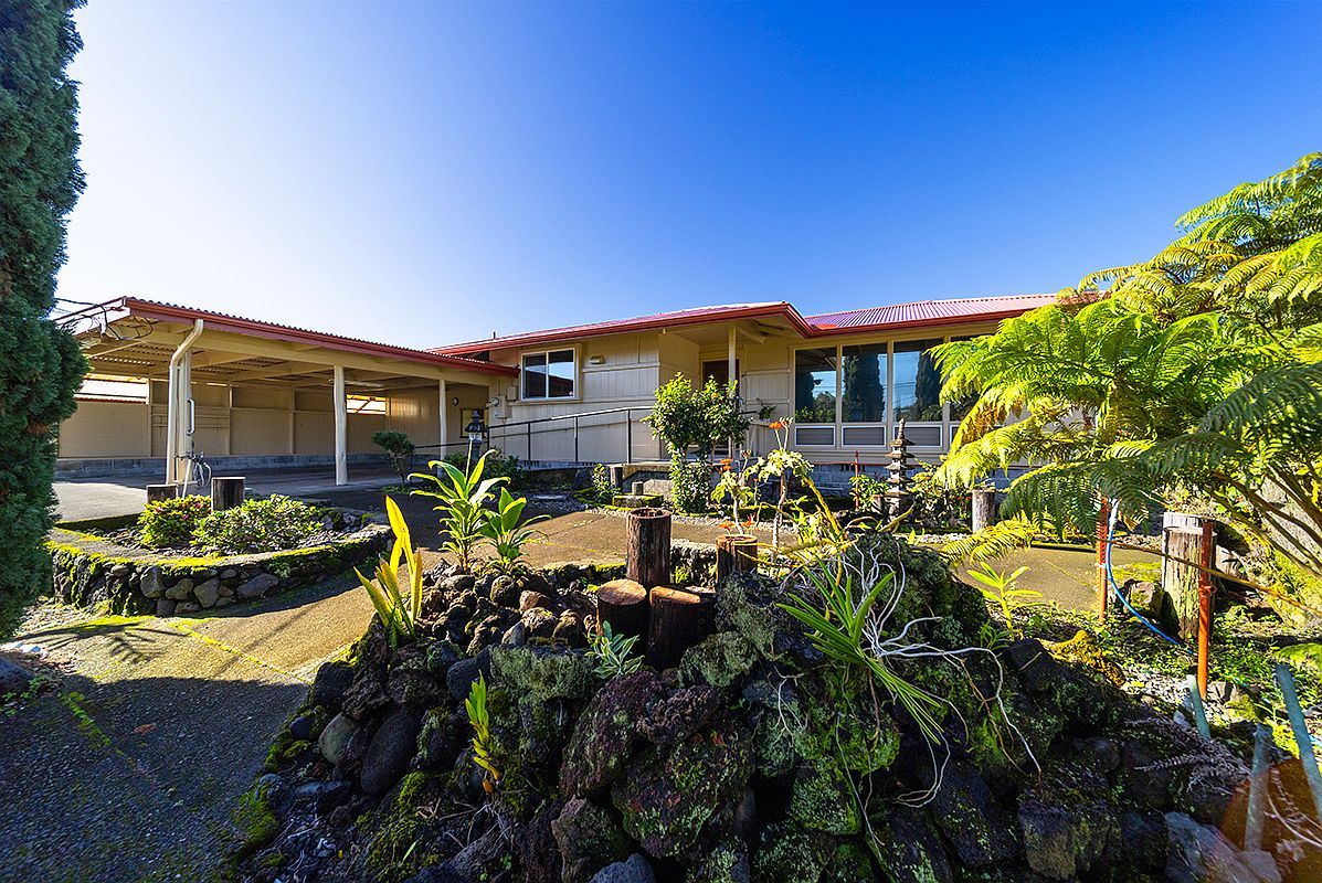 1306 Ululani St Hilo, HI 96720 - Thumbnail 3