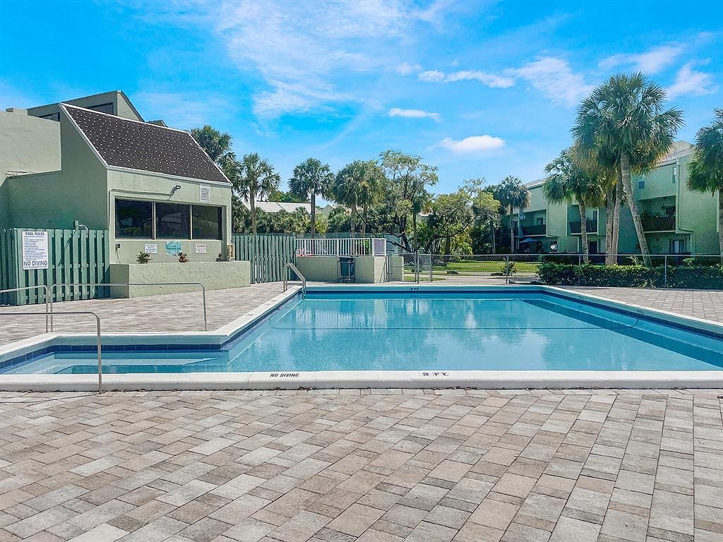 8921 NW 28th Dr APT B Pompano Beach, FL 33065 - Thumbnail 3