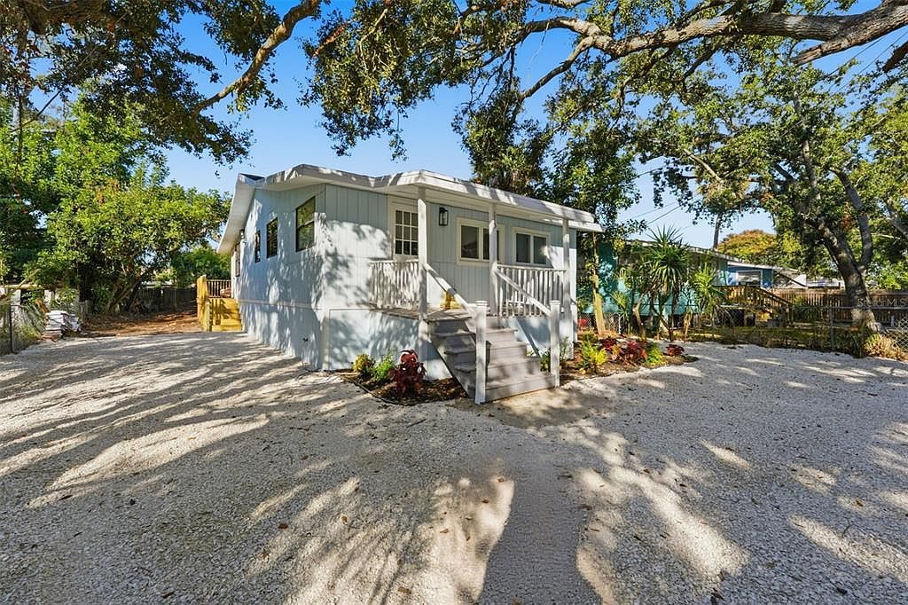 115 Kenwood Ave Nokomis, FL 34275 - Thumbnail 3