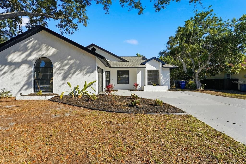 5737 Deer Hollow Ln Sarasota, FL 34232 - Thumbnail 3