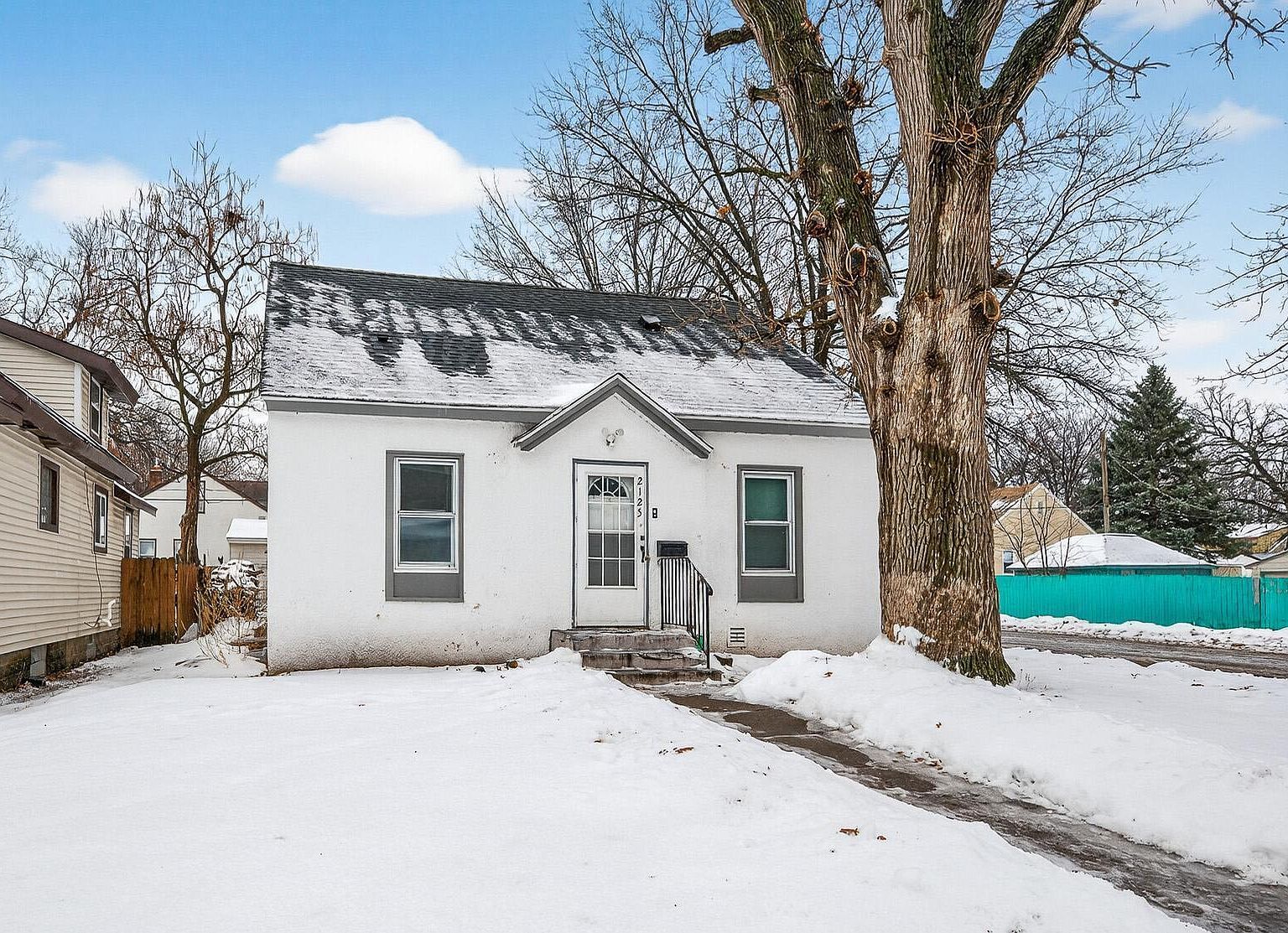 2125 44th Ave N Minneapolis, MN 55412 - Thumbnail 3