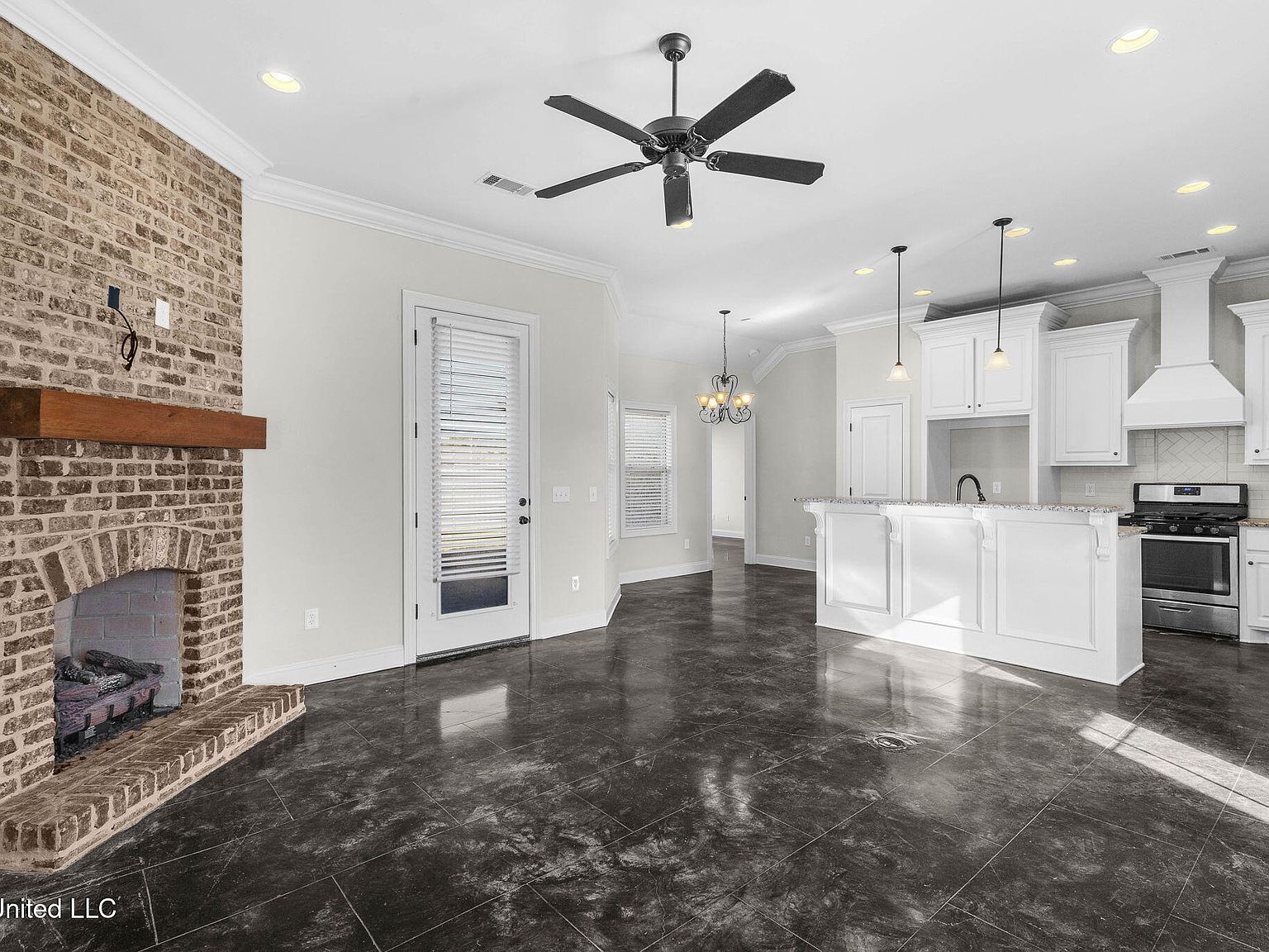 225 Greenfield Xing Brandon, MS 39042 - Thumbnail 3