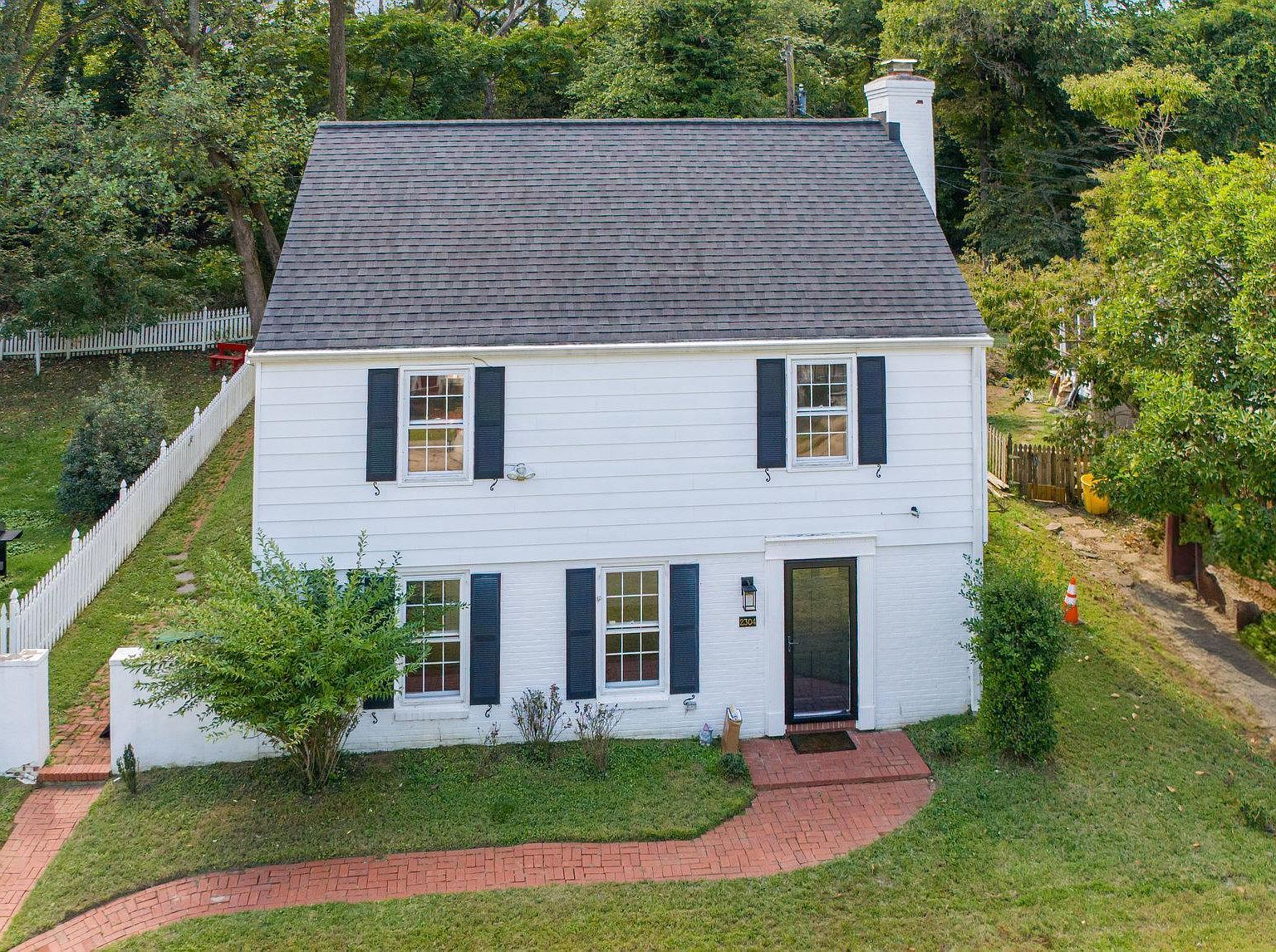 2304 Pickwick Rd Baltimore, MD 21207 - Thumbnail 3