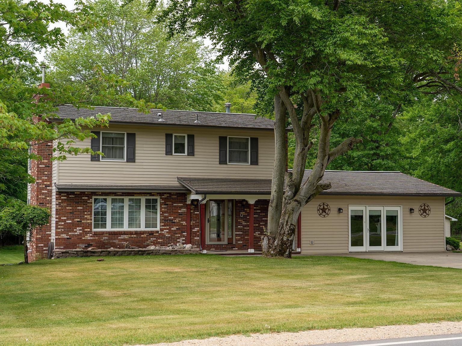 10200 Lake Station Ave Lake, MI 48632 - Thumbnail 3