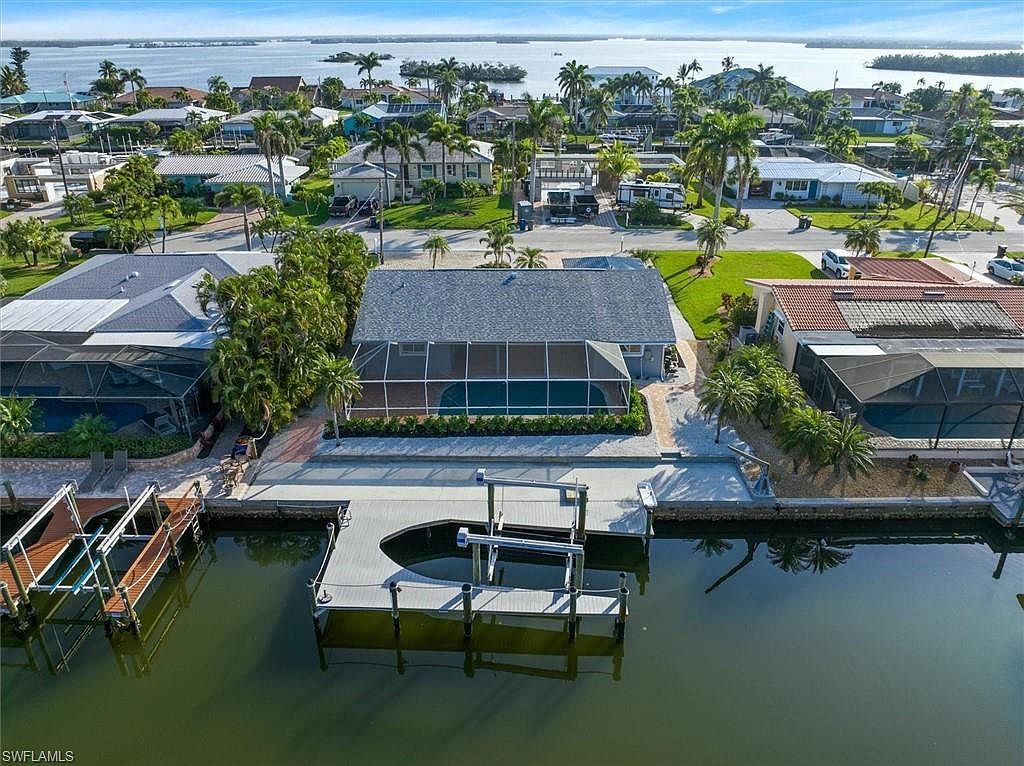 16 Palmview Blvd Fort Myers Beach, FL 33931 - Thumbnail 3