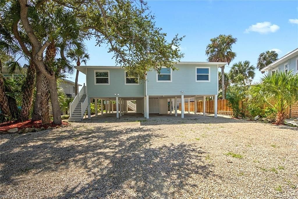 132/134 Eucalyptus Ct Fort Myers Beach, FL 33931 - Thumbnail 3